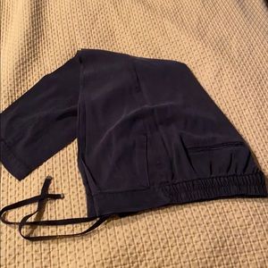 Black drawstring cuffed slack.